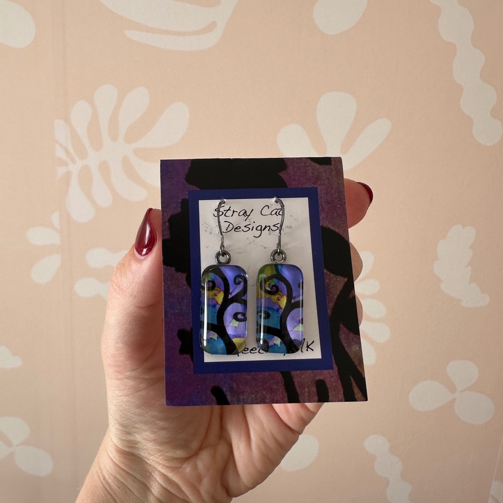 NWT Handmade‎ Stray Cat Designs, Swirly Rectangular Dangle Glass Earrings